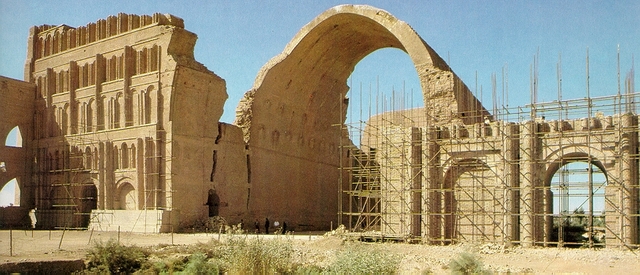 بررسی هنر معماری و تمدن ایران در دوره باستان,تپه ها و بناهای تاریخی و آثار فراوان باقی مانده از دوران باستان ایران