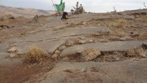 کارشناسی دفینه و جوغن - کارشناسی عکس سنگ قبر چاه