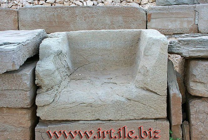 علامت سنگ صندلی در گنج و دفینه یابی نشانه چیست؟ کارشناسی و تفسیر