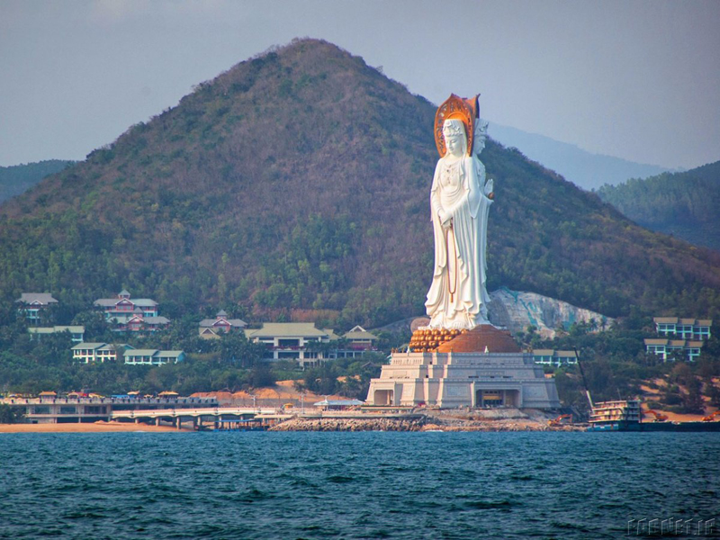 the-guan-yin-statue-in-hainan-china-has-three-sides-with-different-poses-one-side-faces-inland-and-the-other-two-face-the-south-china-sea-the-stunning-statue-stands-354-feet-high