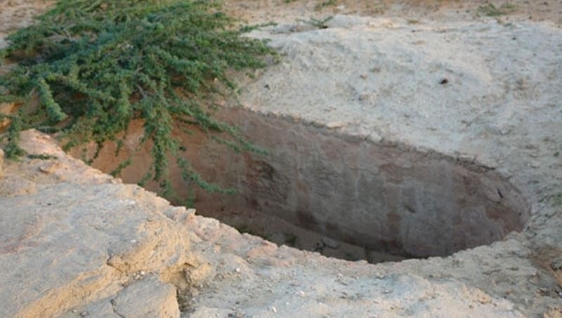 عکسهای قبرستان جنها در ایران - گورستانی اسرارآمیز و مرموز در روستای باستانی تیس