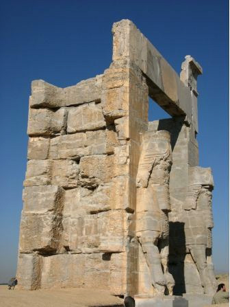 دستکاری و فریب برای جعلی خواندن بنای باستانی تخت جمشید توسط دانشمندان غربی