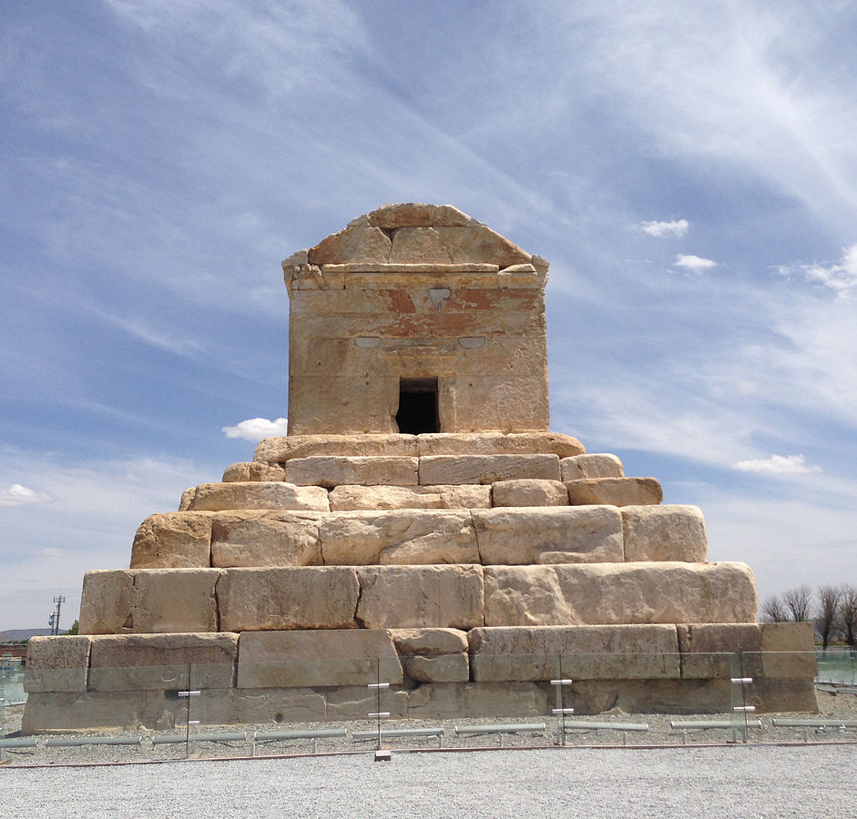 عکسهای آرامگاه کوروش بزرگ پادشاه هخامنشی در پاسارگاد شیراز - قبر کوروش کبیر