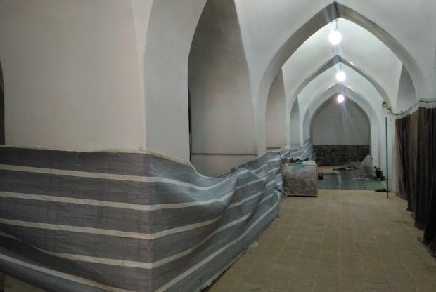 کشف گنج تاریخی در اصفهان تونل طاق چشمه‌ای باستانی در زیر مسجد