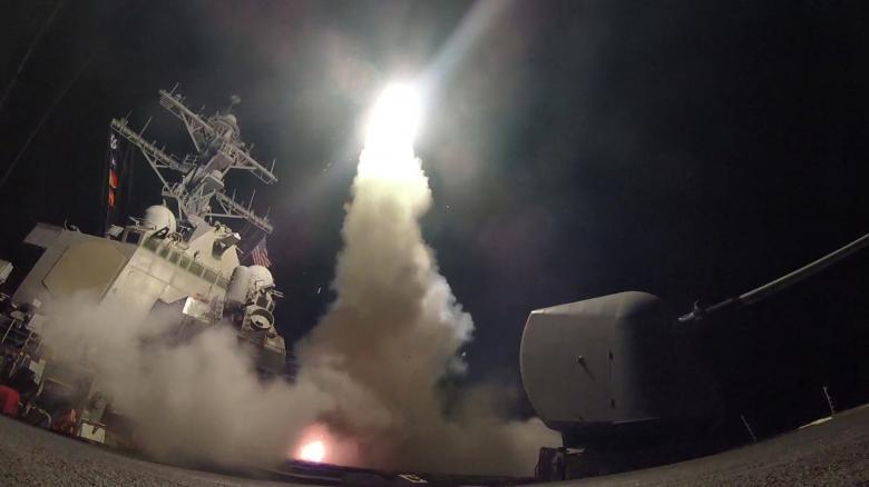 خبرهای جدید از حمله موشکی آمریکا به پایگاه هوایی ارتش سوریه به بهانه حمله شیمیایی